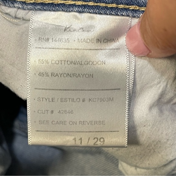 Kancan Jinx Ultra High Rise 90’s Boyfriend Jeans Medium Wash Distress Size 11/29 - Picture 7 of 8